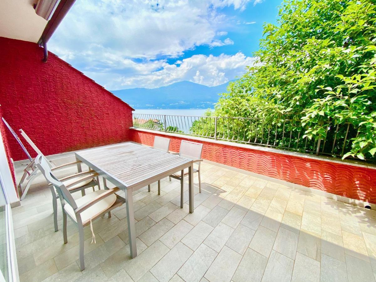 Appartamento Buresso Porto Valtravaglia Buitenkant foto